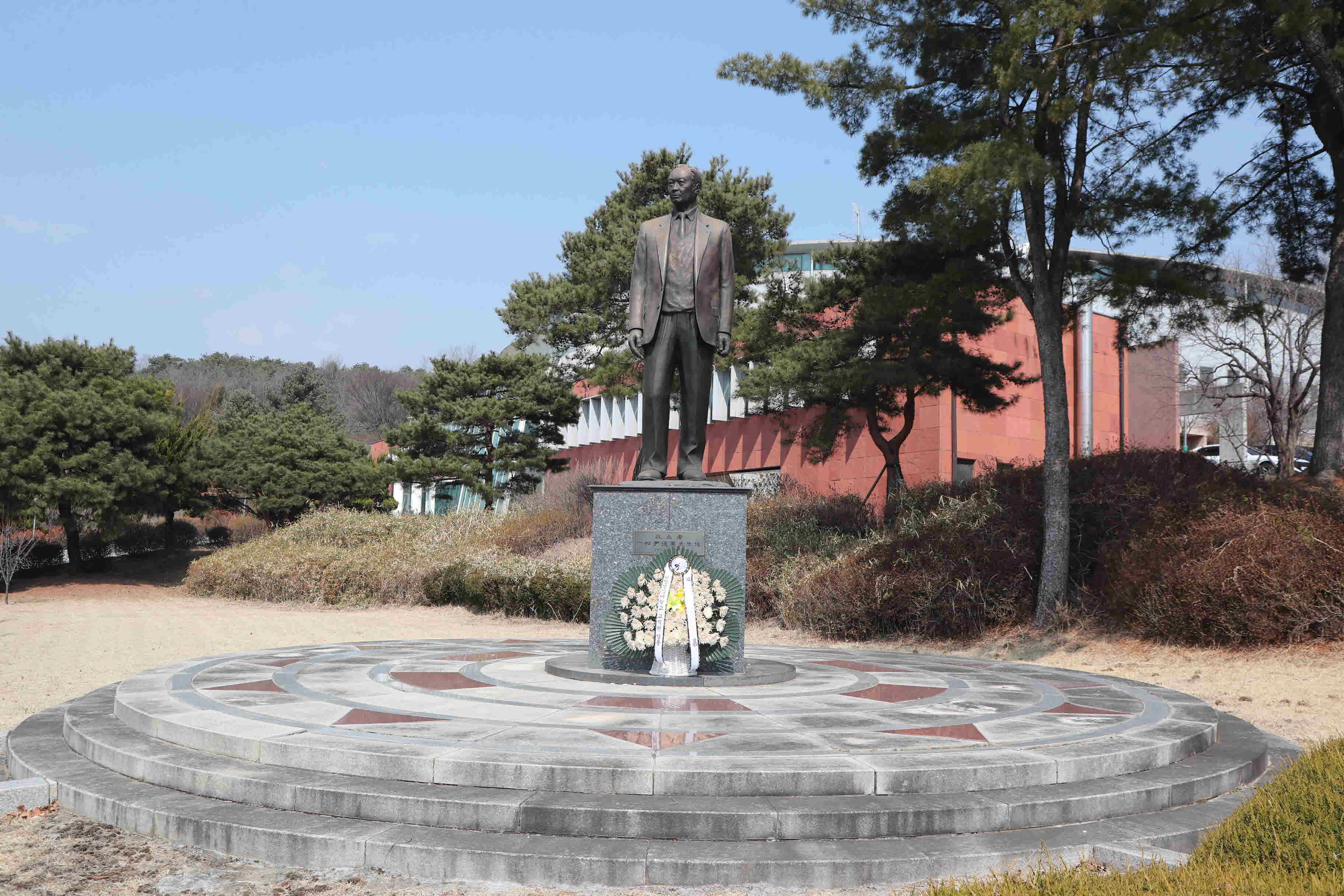 설립자 일송 윤덕선 박사 30주기 추도식