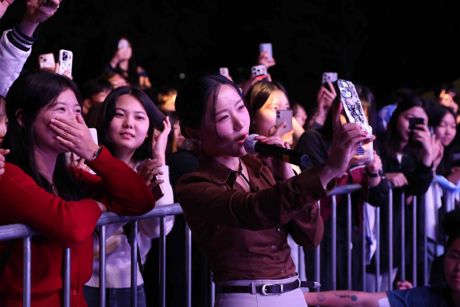 초대가수 '송하예'